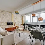 Residence Tour Eiffel By Studio Prestige