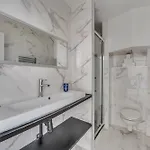 Residence Tour Eiffel By Studio Prestige
