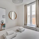 Residence Tour Eiffel By Studio Prestige