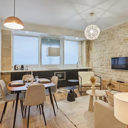 Tour Eiffel By Prestige Apartment
