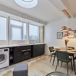 Residence Tour Eiffel By Studio Prestige